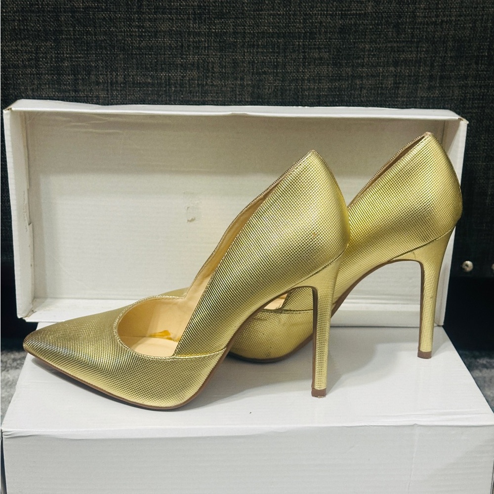 Jessica Simpson heels